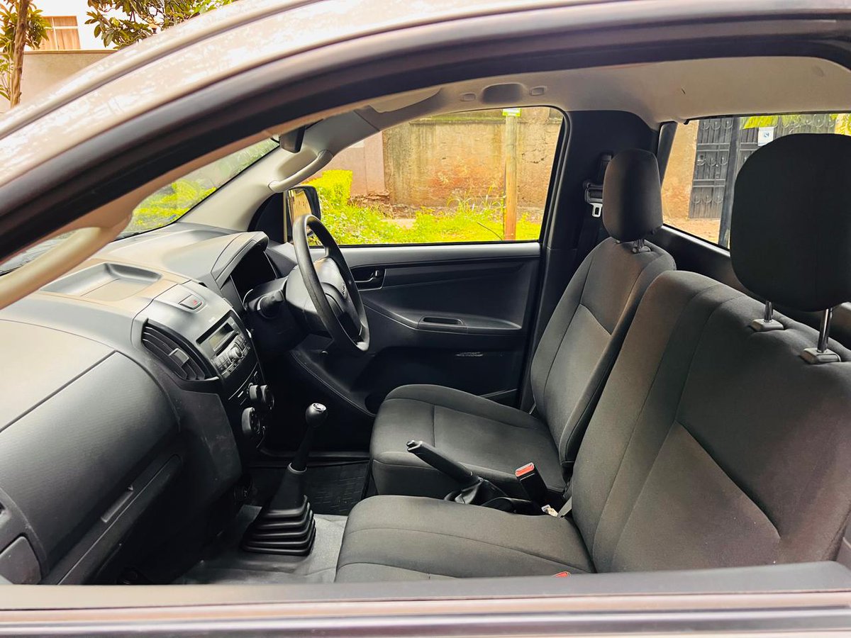 KimTimz's tweet image. 2023 ISUZU D max
Local assembled 
Asking price 3.2m negotiable
Call or text 0717417190
#RutoMustGo 
#CopaAmerica2024 
#