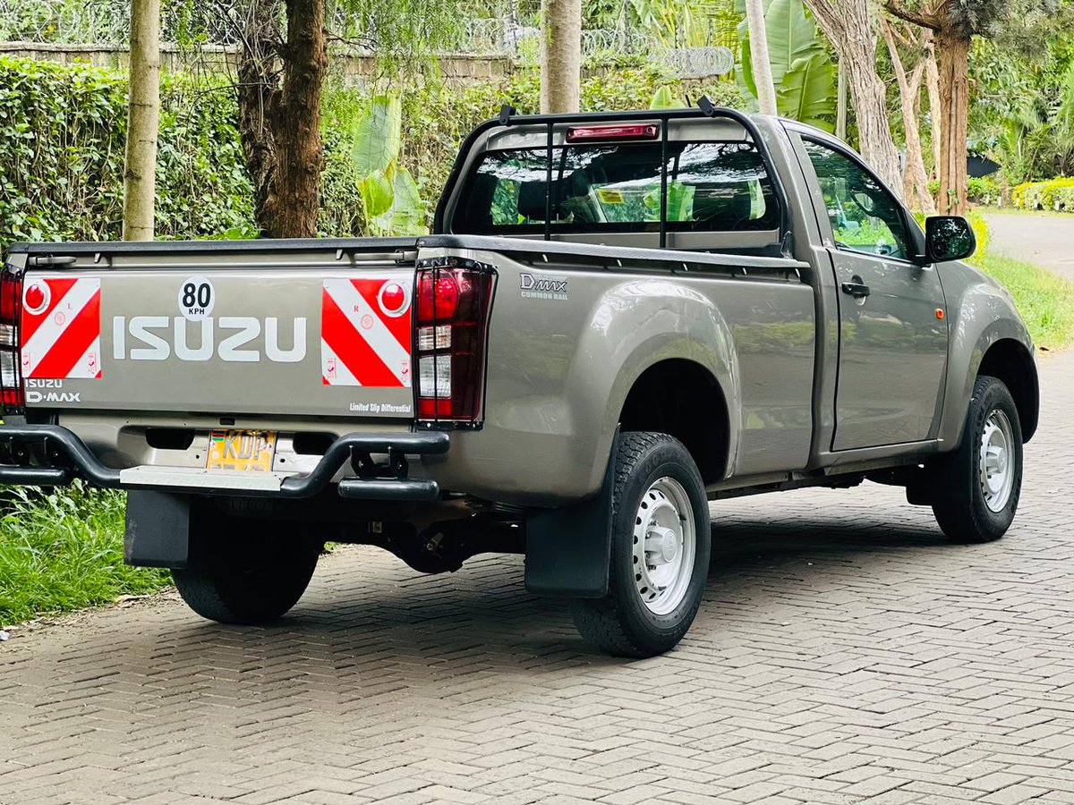 KimTimz's tweet image. 2023 ISUZU D max
Local assembled 
Asking price 3.2m negotiable
Call or text 0717417190
#RutoMustGo 
#CopaAmerica2024 
#