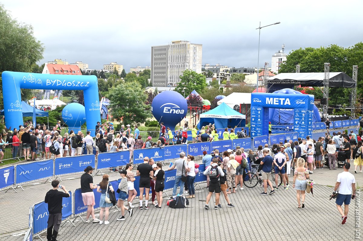 BydgoszczPL's tweet image. #Enea Bydgoszcz Triathlon. 🏆 Emocji nie zabrakło 🏊‍♀️🚴🏃‍♀️

Blisko 5 tys. zawodniczek i zawodników w sobotę i niedzielę rywalizowało w Bydgoszczy w największej triathlonowej imprezie w Polsce. Ich zmagania oglądały tłumy kibiców.

🔵Więcej: bydgoszcz.pl/aktualnosci/tr…
