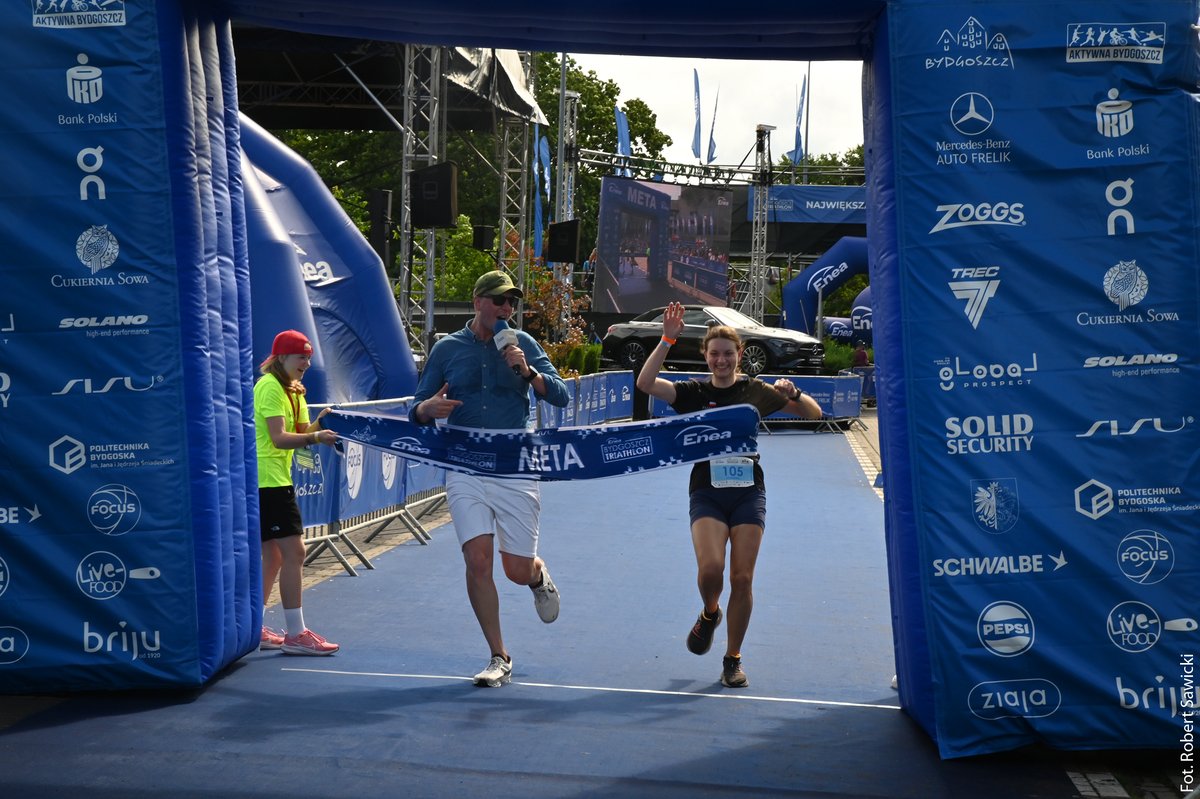 BydgoszczPL's tweet image. #Enea Bydgoszcz Triathlon. 🏆 Emocji nie zabrakło 🏊‍♀️🚴🏃‍♀️

Blisko 5 tys. zawodniczek i zawodników w sobotę i niedzielę rywalizowało w Bydgoszczy w największej triathlonowej imprezie w Polsce. Ich zmagania oglądały tłumy kibiców.

🔵Więcej: bydgoszcz.pl/aktualnosci/tr…
