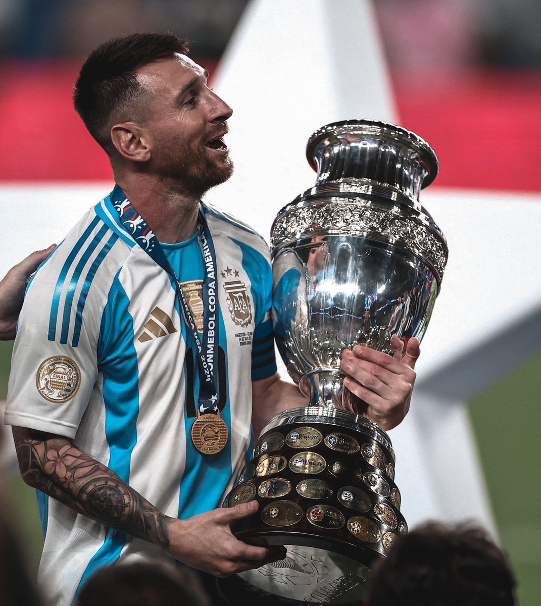 29Oilersfa33892's tweet photo. 2 Greatest Athletes on planet earth
#nhl #Canucks #LetsGoOilers #Messi #CopaAmerica2024 #CopaAmerica #NHLTwitter https://t.co/KTTU2KCIN6