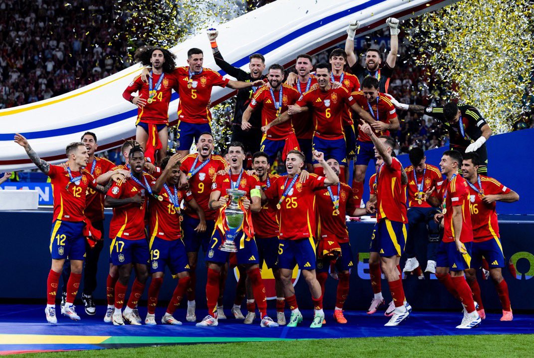 spain_national's tweet photo. 🔵 لا يوجد سيناريو اقوى من هذا

✅ على أرض المنافس الاول في بطولة اليورو
✅ الخروج من مجموعة الموت بالعلامة الكاملة
✅ إقصاء صاحب الارض ألمانيا بدور 8
✅ إقصاء فرنسا في دور 4
✅ إقصاء إنجلترا في النهائي
✅ الفوز بجميع المباريات 7/7

لا يفعل ذلك إلا من أستحق زعامة أوروبا ♥️💛 https://t.co/oUn6Qfd5jG