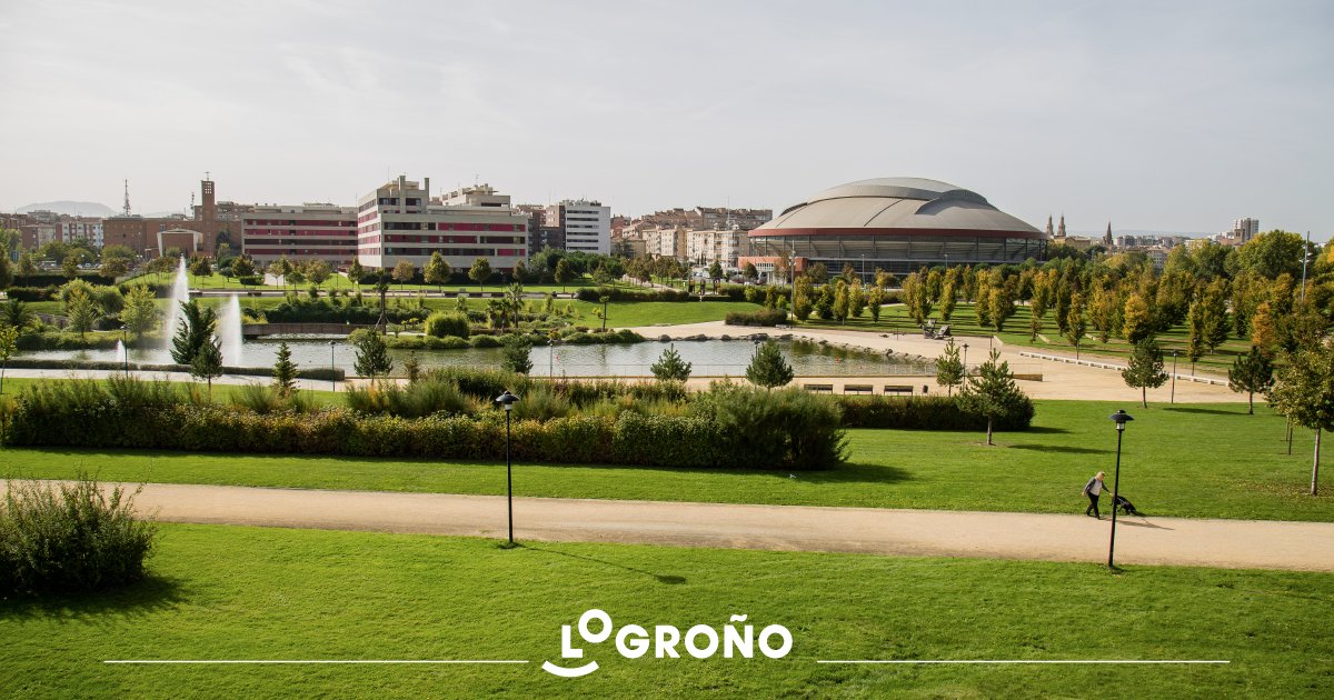 visitalogrono's tweet photo. ¡El fin de semana es ideal para disfrutar del Parque del Ebro en Logroño! Escapa de la rutina y déjate encantar por la belleza natural de este lugar. Relájate con un picnic bajo los árboles, pasea junto al río y revitalízate en este oasis urbano 🌳🌞 #ParquedelEbro #VisitaLogroño https://t.co/RoW6mp2Tgv