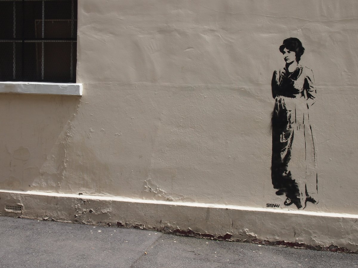 Bee Rowlatt (@beerowlatt) on Twitter photo I'm on BBC R4 Pick of the Week!
Thank you <a href="/writtenbysalma/">Salma El-Wardany</a> for including Wollstonecraft's life & legacy alongside tales of resilience from <a href="/HarrietHarman/">Harriet Harman</a> <a href="/mariaressa/">Maria Ressa</a> <a href="/officialnhaynes/">Natalie Haynes</a> <a href="/NaomiAllthenews/">Naomi Alderman</a> <a href="/Asma_KhanLDN/">Asma Khan</a> <a href="/DavidOlusoga/">David Olusoga</a>
💥phew-ee💥listen here:
bbc.co.uk/sounds/play/m0… I'm on BBC R4 Pick of the Week!
Thank you <a href="/writtenbysalma/">Salma El-Wardany</a> for including Wollstonecraft's life & legacy alongside tales of resilience from <a href="/HarrietHarman/">Harriet Harman</a> <a href="/mariaressa/">Maria Ressa</a> <a href="/officialnhaynes/">Natalie Haynes</a> <a href="/NaomiAllthenews/">Naomi Alderman</a> <a href="/Asma_KhanLDN/">Asma Khan</a> <a href="/DavidOlusoga/">David Olusoga</a>
💥phew-ee💥listen here:
bbc.co.uk/sounds/play/m0…