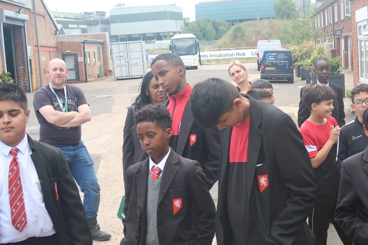 TyseleyEnergy's tweet photo. We recently hosted the final group of Year 7 students from the University of Birmingham School. It was our last group from UOB, and their enthusiasm and curiosity were truly inspiring. Developing our STEM school program and seeing its impact has been incredibly rewarding🌍 https://t.co/kX3aSkec2d