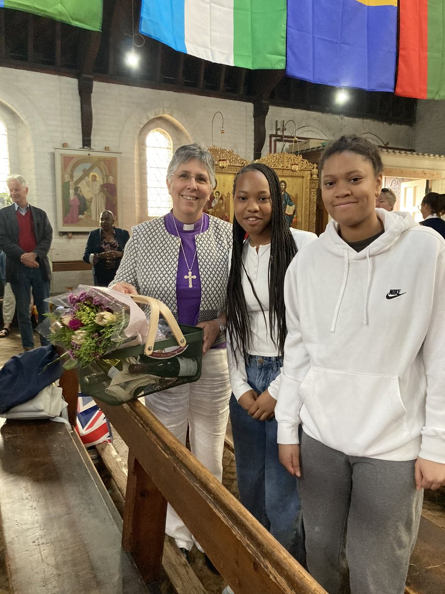 StMargaretsE11's tweet photo. When our daughters are able to see reflections of themselves, God is good! @Guli_FD @chelmsdio https://t.co/PWgV32rEnx