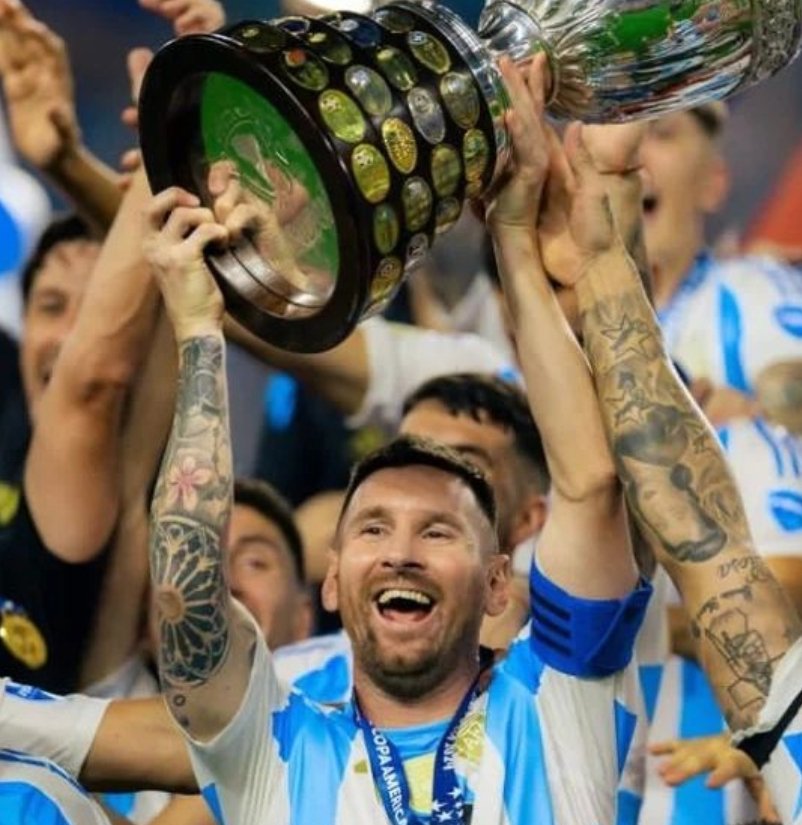 ميسي كل يوم يختم كرة القدم
التاسعة في الطريق 😉🔥
#كوبا_امريكا #الارجنتين