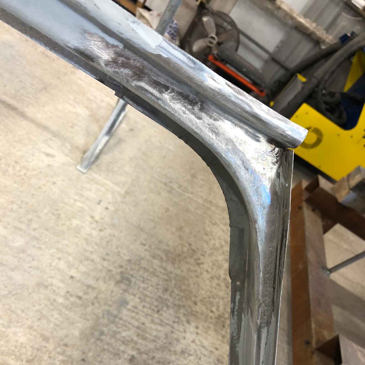 70sResto's tweet photo. See the progress as the top edge of the door on the A-pillar of the 1969 #Mini #Cooper 998 MkII, owned by Paul Davenport of Plastics4Performance, transforms with improved shape and fit. Our dedication to excellence shines through in every refinement. #MiniCooperRestoration https://t.co/T8NYyRwsbo