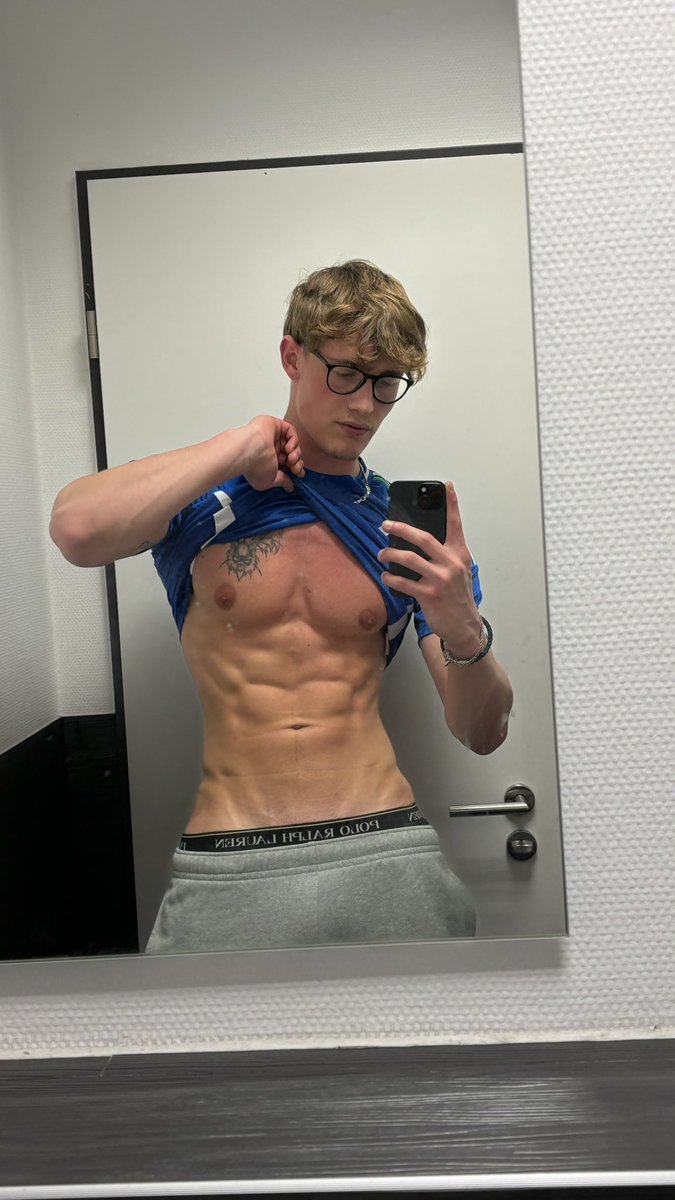 louraint0's tweet photo. Rt to fuck https://t.co/3Llq0QwUPJ