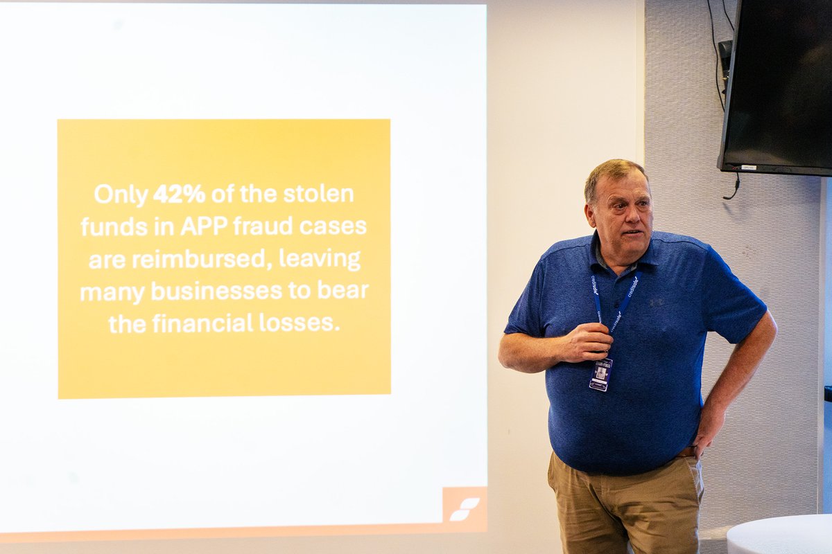 Creditsafe tweet media