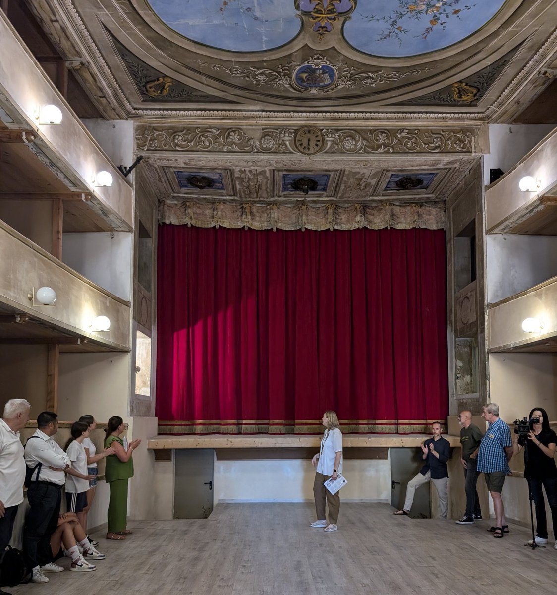 terre_di_po's tweet photo. 📢 Iniziamo la settimana con una novità!
➡️ Il #TeatroSociale #Luzzara è stato riconosciuto monumento d'Italia ed è tra i 59 teatri che in #EmiliaRomagna vantano del riconoscimento di “Monumento Nazionale“!
#bassareggiana
#monumentoditalia
@turismoER https://t.co/RG71JZkRW5