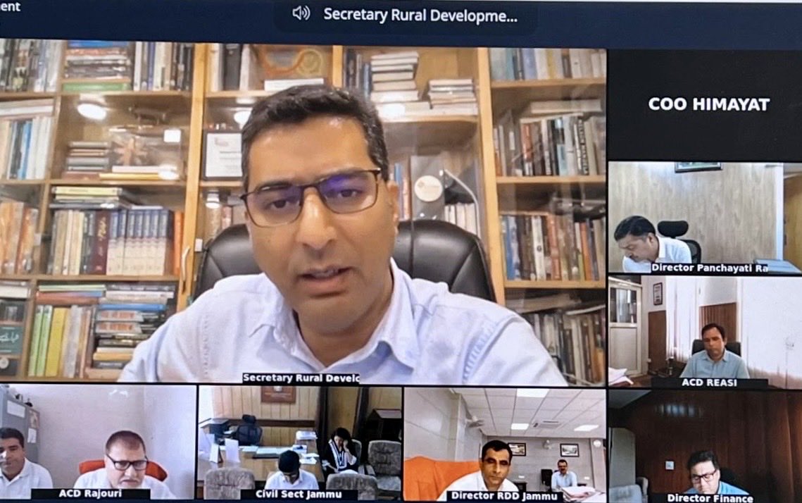 Dr. Shahid Iqbal Choudhary, Secy. #RDPR, reviewed departmental schemes in #Samba #Reasi #Poonch &amp; #Rajouri. Focused on #MGNREGA #PMAYG #NRLM #IWMP #RGSA. Stressed on interdepartmental convergence, timely project completion &amp; optimal resource utilization. Further reviews planned.