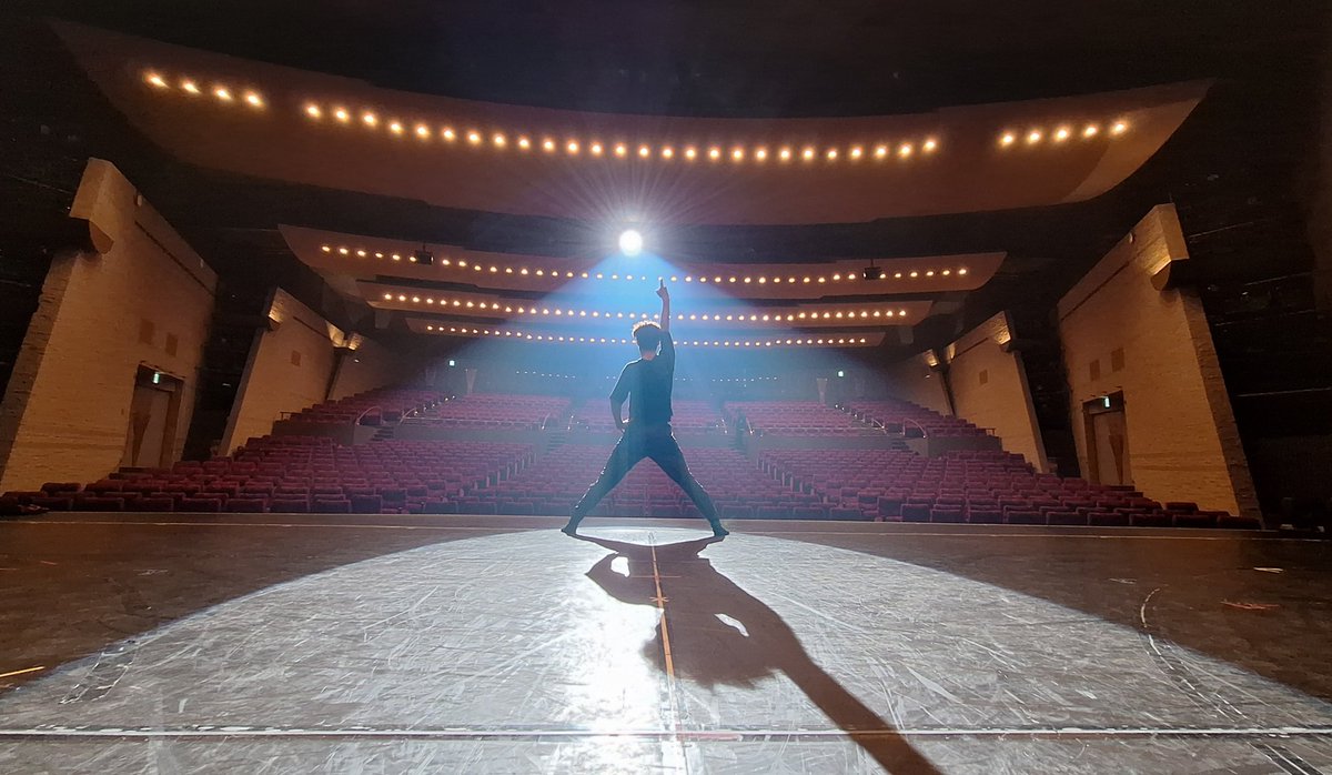 kazuyanaraki's tweet photo. 『シャッター・ガイ』大阪公演が終わりましたっ!
沢山の応援、ありがとうございましたっ✨️
残すところ2回となりましたー!
あっという間ー😭
どちらの役も1回ずつ!!
愛知もがんばりまっす!
#シャッター・ガイ #梅棒 #DrKC #バナナ https://t.co/eMkig9FFCn