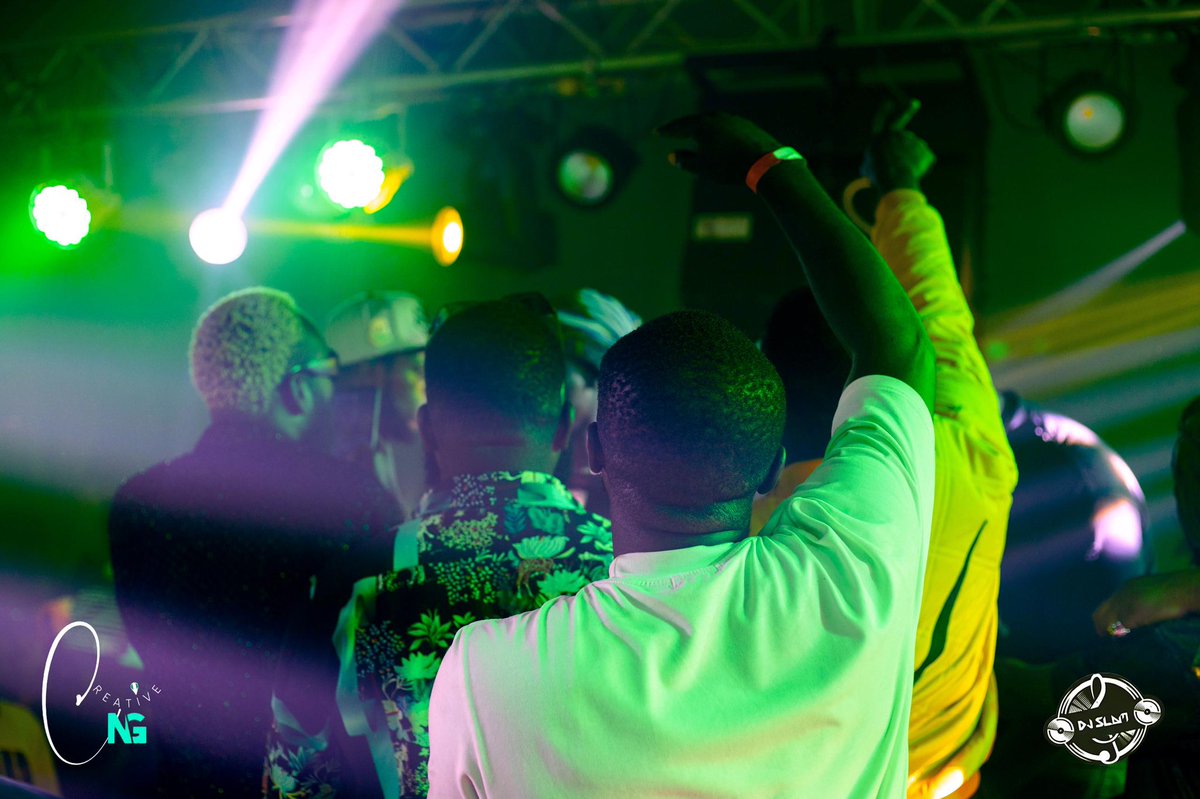 djslam70's tweet photo. Dj slam live in concert was lit, and it came to pass 💯 @soundboi_bme 

📸cc @creativeng7 / @khabirofficial 

@winningteamentertainment_ ng

#abujaparty #partystarter #abujacommunity #kubwaupdates #otbs #winningteamentertainment #liveconcert #FayeYoko https://t.co/98eBcC8c1L