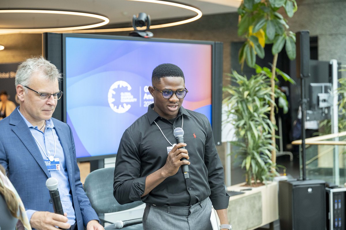 Congratulations <a href="/GlobalShapersAC/">Global Shapers Accra 🇬🇭</a> Hub's My First Job project for winning the Innovation Prize! 🌍  

Nine out of ten graduates in Ghana struggle to find jobs within their first year after university due to skills mismatches. My First Job by Accra Hub is changing that. The project