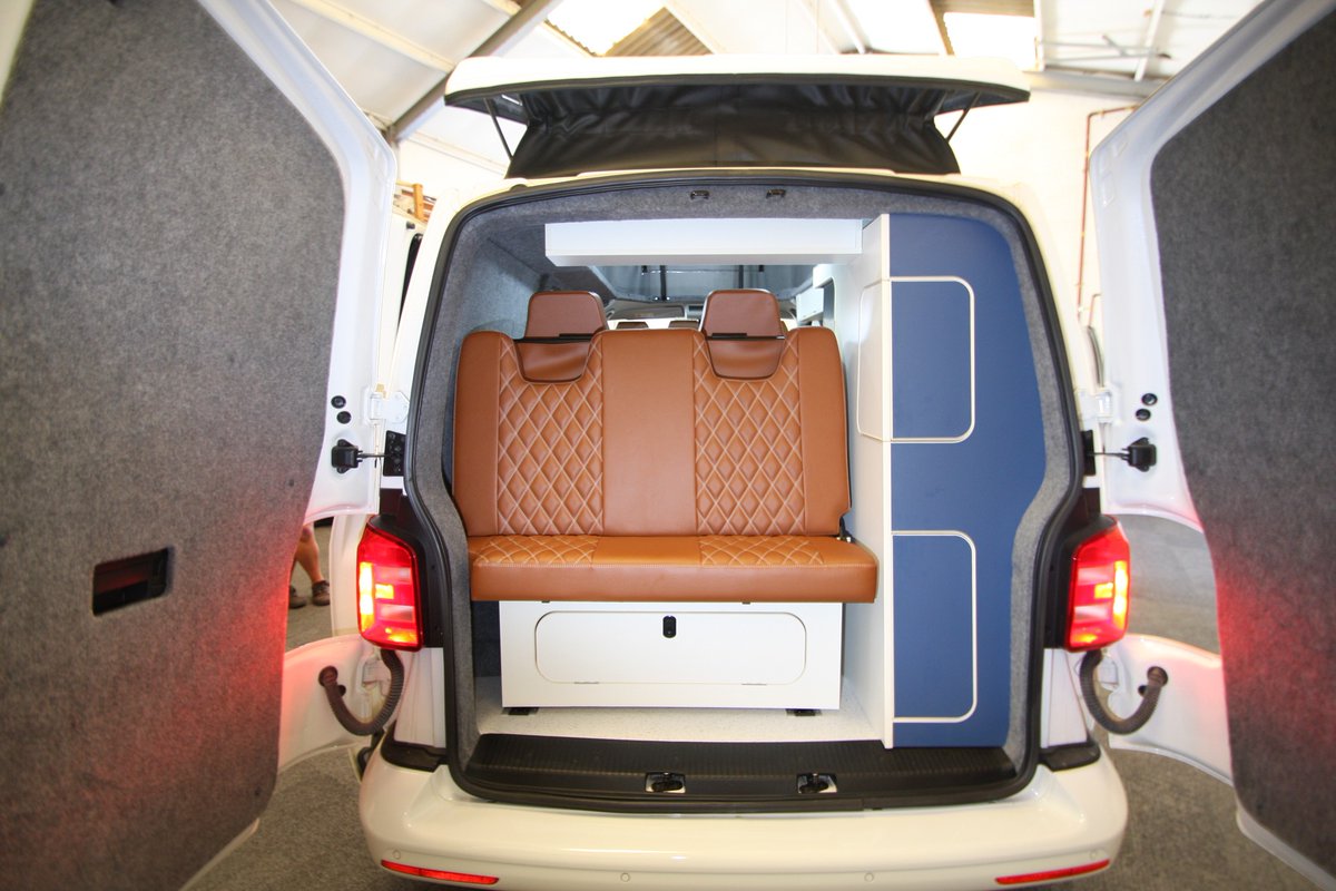 Camping_Direct's tweet image. Starlight Campers create bespoke camper conversions &amp;amp; amazing living spaces from vans.
How about this stunning oak veneer worktop &amp;amp; tan upholstery for a modern finish that looks amazing?
camping-directory.uk/bus_more_info.…
#BespokeDesigns #CustomBuilt #FamilyBusiness #Professional #Dudley