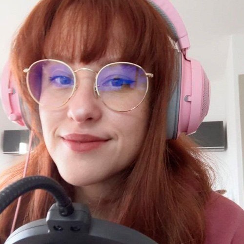 Aun asumiendo que a Twitter no le queda utilidad alguna, me gustaría probar esto:

Ya conocéis a Marta Trivi. Una grandísima periodista cultural, la que mejor escribe, la más inteligente y trabajadora. Pero lleva tiempo en busca de curro. ¿Alguien podría ayudarla?