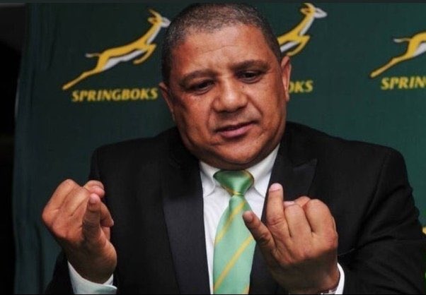 ™ m ë K éę L tweet media