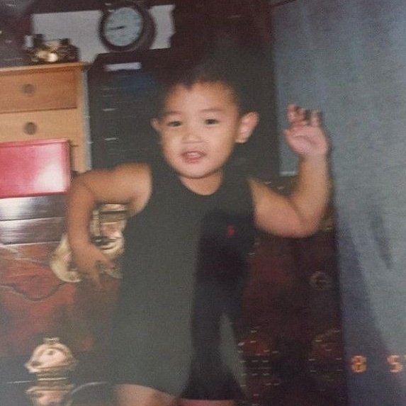 127 walk break dance under taeyong's baby picture