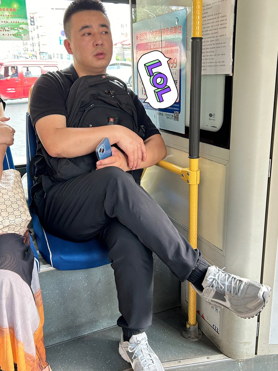 h1894365's tweet photo. 太喜欢这种可爱微胖的男人了，想被他干一整晚！ https://t.co/aTbmoqn6oa