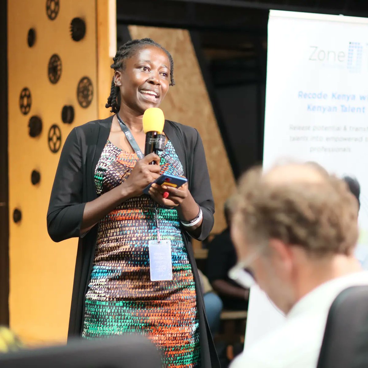 pintofscienceKE's tweet photo. At #pint24, Stella Oiro presented her innovation: a solar-powered cooler box for fish;RejSola. Designed to maintain freshness in extreme conditions, this eco-friendly device harnesses solar energy to provide consistent cooling. https://t.co/6UfTD2BG1A