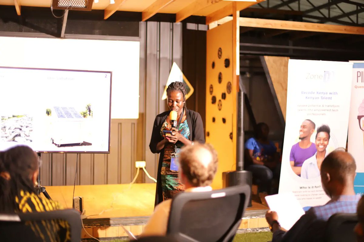 pintofscienceKE's tweet photo. Ideal for fishermen and traders, it reduces reliance on ice and electricity by enhancing sustainability and boosting income. Stella's presentation highlighted the cooler box's design, efficiency, and impact on local fishing communities. https://t.co/kWbgYRaLLS