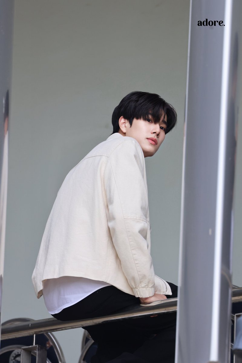 adoreux98's tweet photo. นั่งรอเฉยๆยังไงให้เหมือนถ่ายแบบขนาดนี้คะ ~ 🥹🤍

BRANDS x PHUWIN
#BRANDSbraincampxPhuwin
@phuwintang #phuwintang https://t.co/ZIoxum63m5