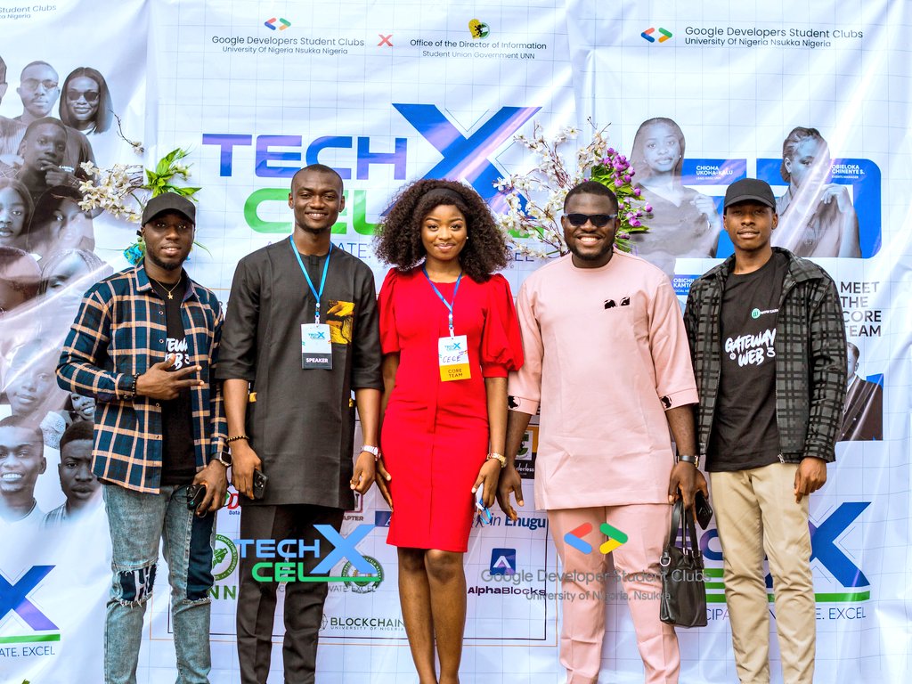 defigner_'s tweet photo. Was great meeting with these great minds at the just concluded #TechXcel event.
From the left, myself - @NdukaAnthonyA @Tech_cece @Kelvin_TG @LiftedChucks
Q3 will be bullish π https://t.co/2qhpgrInSs