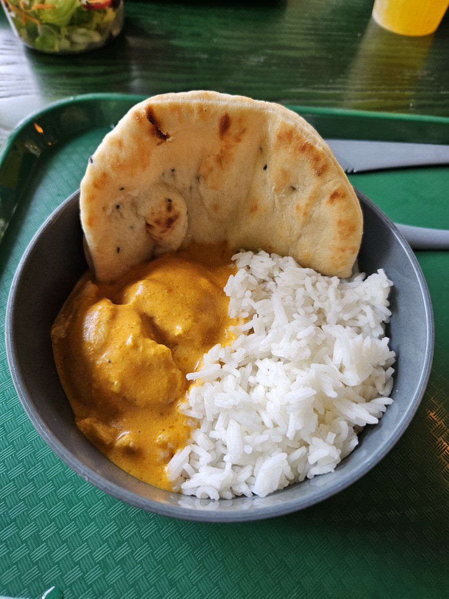 DisneylandParisGuest tweet media