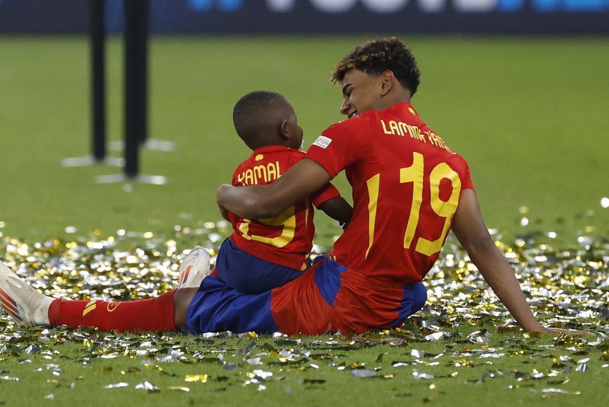 LAMINE YAMAL, EL ROSTRO DE UNA ESPAÑA MESTIZA, DIVERSA Y TOLERANTE

Lamine Yamal, mejor jugador joven de la Eurocopa, autor de un gol espectacular y de un pase decisivo, representa a la única España que puedo amar: una España diversa, plural, mestiza y tolerante. Hijo de un
