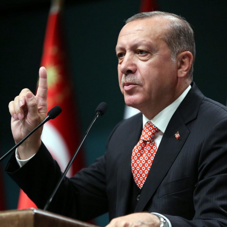 ajans_muhbir's tweet image. Erdoğan: “Darbeye ‘tiyatro’ diyenleri affetmeyeceğiz.”