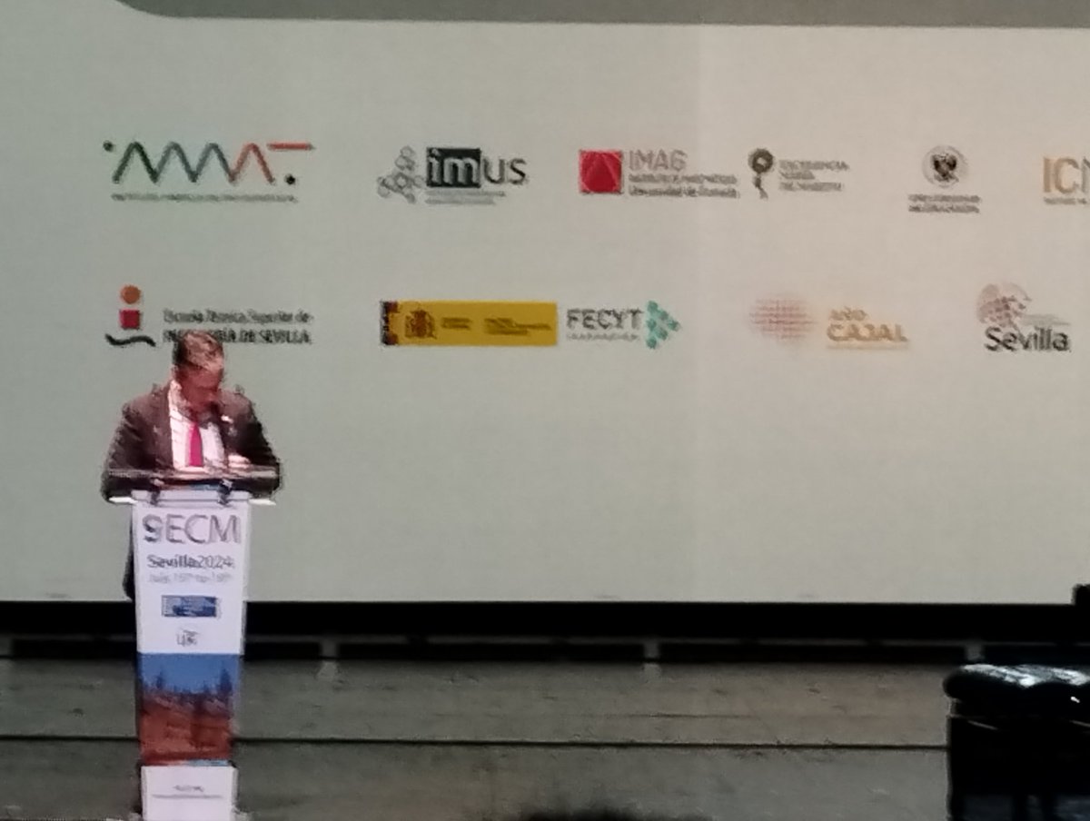 Dr. Jesús Soto closes.the Opening Ceremony of the 9ECM!!! Let's start with the Conference!!!