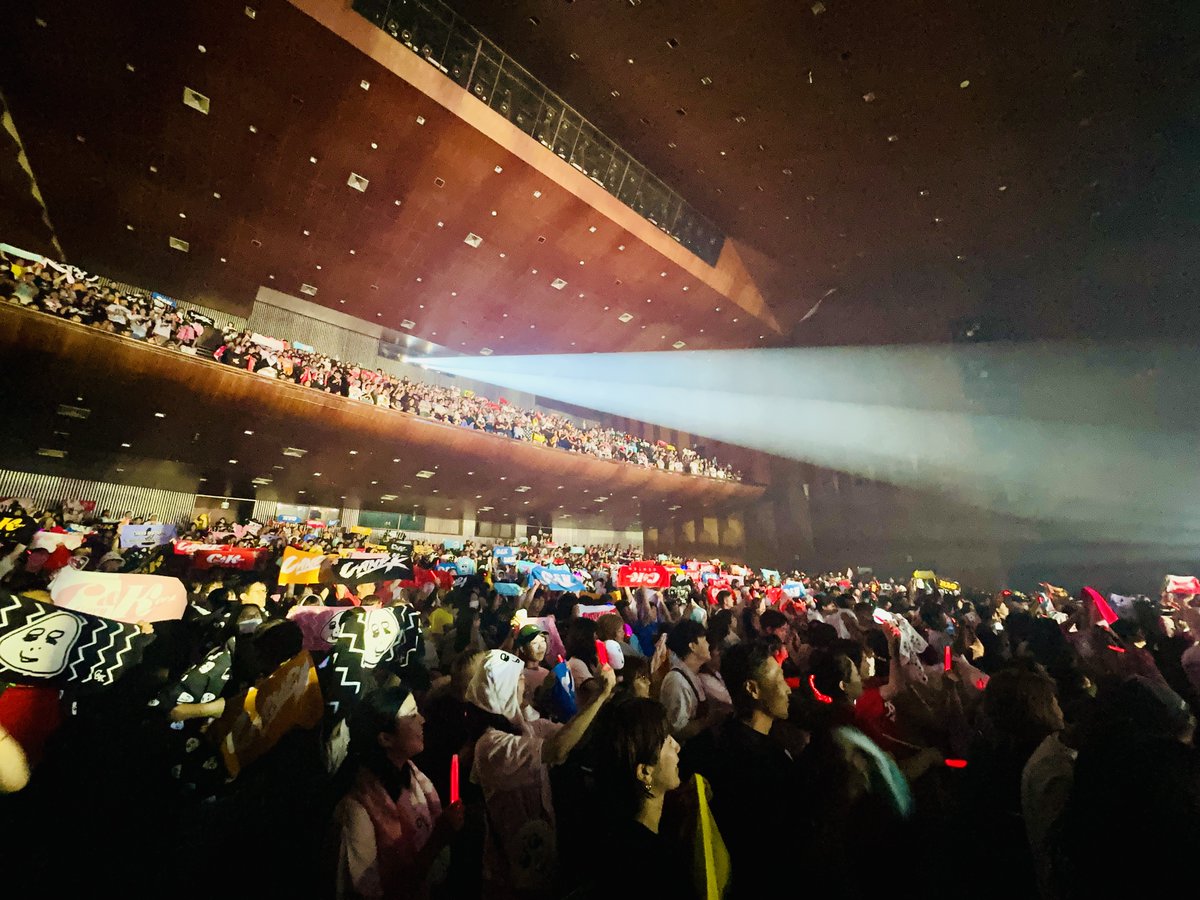 CK_STAFF's tweet photo. 日本全国地元化計画
#しいけさんの国 

広島公演ありがとうございました!

当日券でチケットはすべて完売！
このツアー全公演完売となりました！
皆さまありがとうございます✨

ツアーも終盤！次回は東京公演です。

#candk https://t.co/0pDhXkQ11w