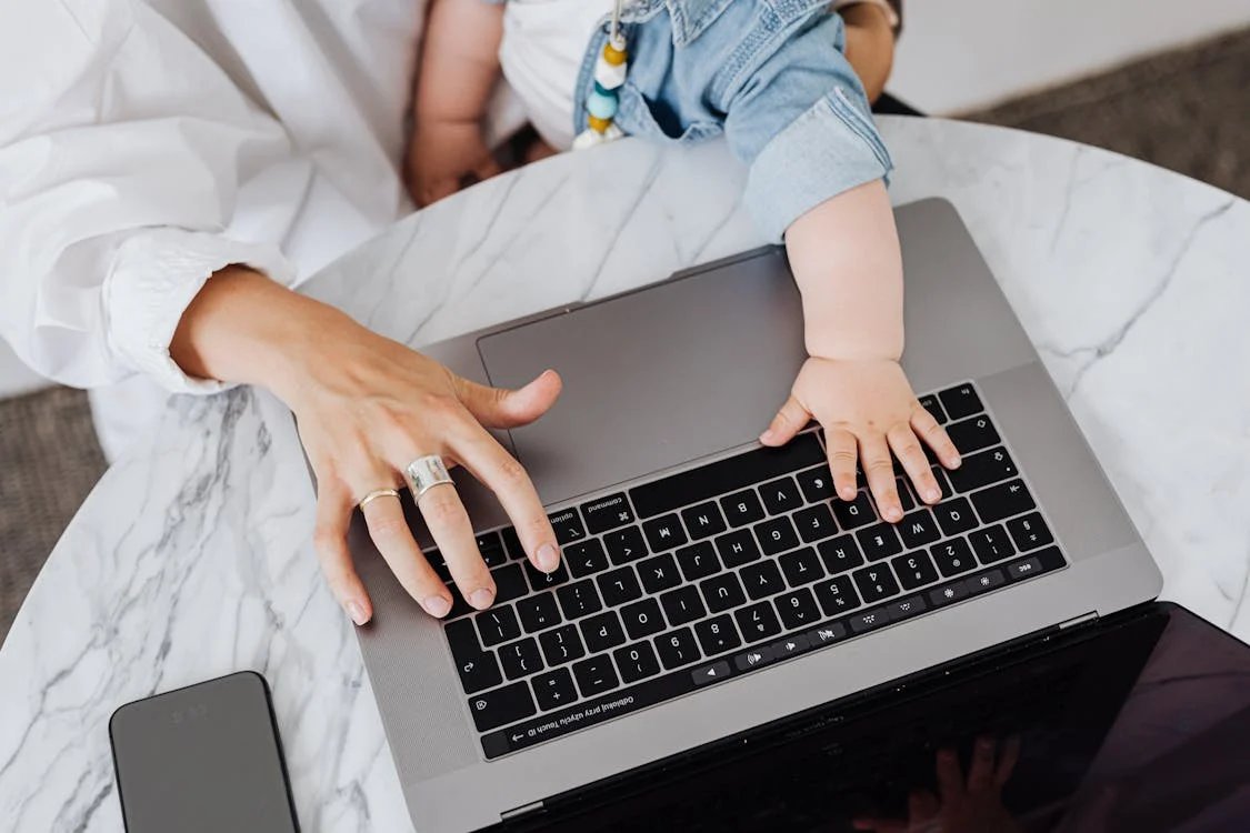 DulceMaternidad's tweet photo. Maternidad y conciliación: consejos para trabajar y ser madre a la vez https://t.co/RjluCDR2EX @Bebés y Embarazos https://t.co/3ryX1pataL