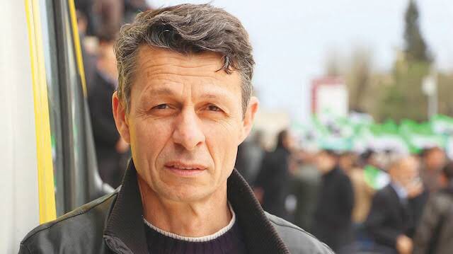 “kahramanlar can verir 
yurdu yaşatmak için.”