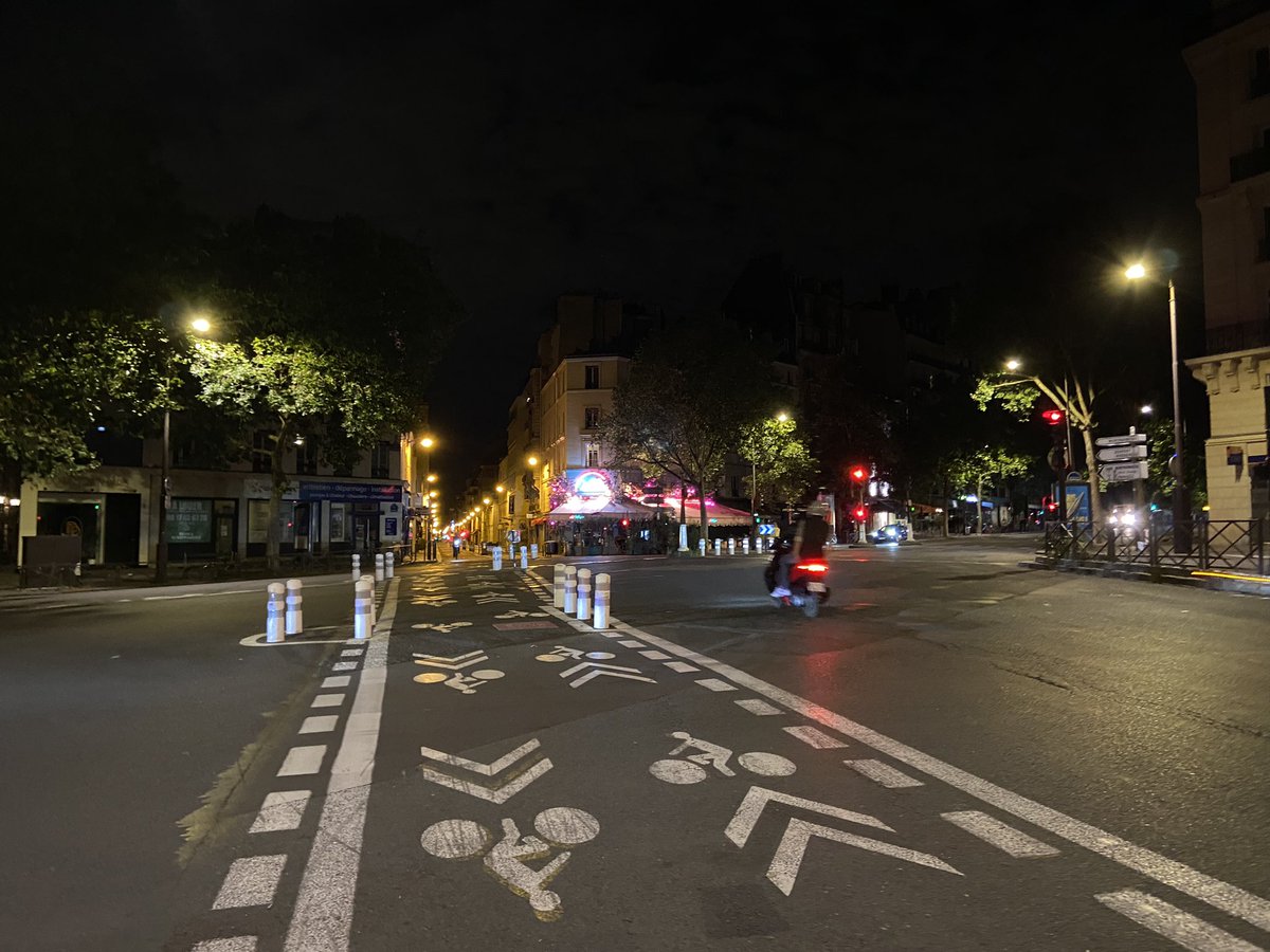 TociZS's tweet image. The super #bikeways and separations with pedestrian and car traffic simply blows the #urbanist mind!!! #cyclingcity #urbandesign #urbanism #urbanplanning #transportplanning