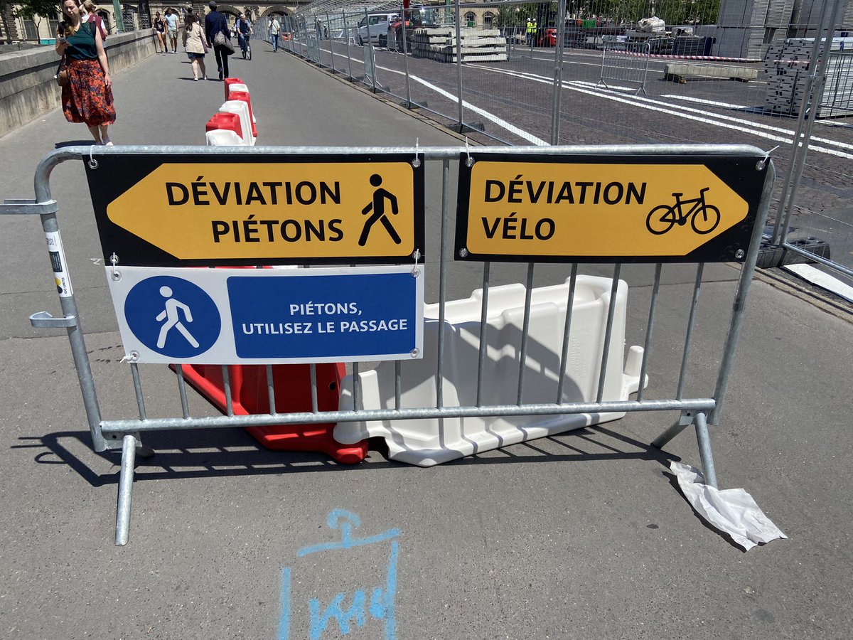 TociZS's tweet image. The super #bikeways and separations with pedestrian and car traffic simply blows the #urbanist mind!!! #cyclingcity #urbandesign #urbanism #urbanplanning #transportplanning