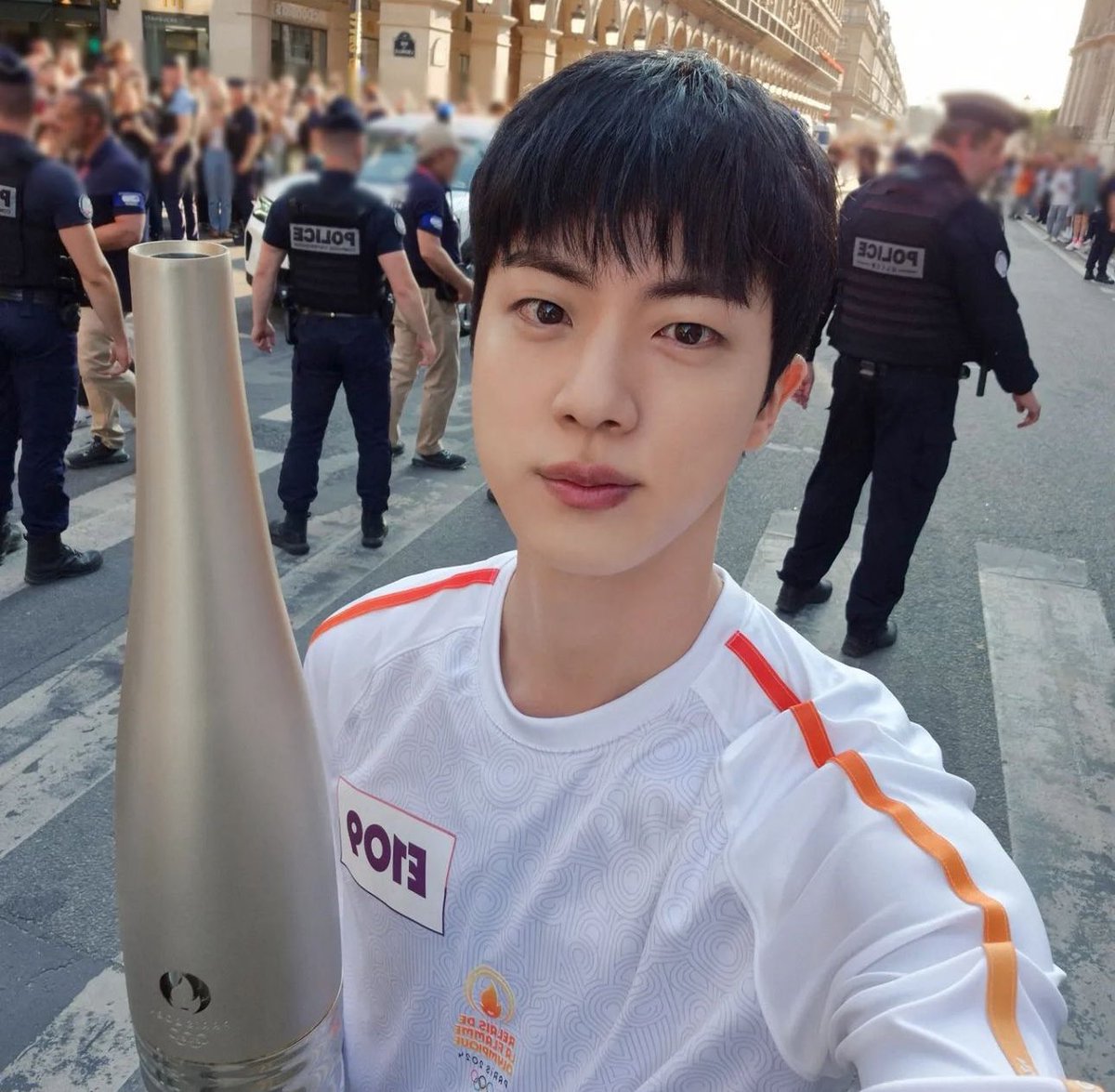 btsinthemoment's tweet photo. [jin] instagram post 

🐹 handsome https://t.co/u3eAnJmqRE