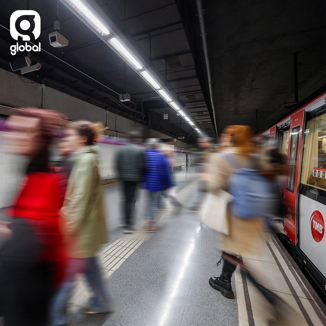 Bienvenidos al Trivial Global sobre el Metro Barcelona <a href="/TMB_Barcelona/">TMB</a>: ¿sabes cuál es el transbordo más largo?
Son los de Gràcia (cuyo pasillo mide 256m) y se debe a la existencia de un parking subterráneo que impedía la construcción de un pasillo más directo entre la L3 y la L4.
