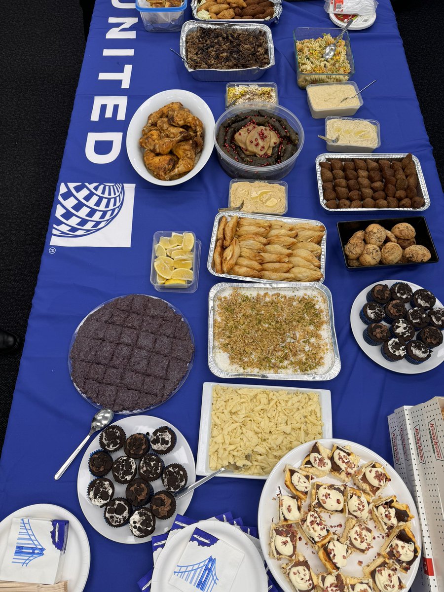 lilleys62's tweet photo. Celebrating our security vendor Chief and the wonderful work they do to keep our customers safe while providing great customer service @sam_shinohara @weareunited https://t.co/RrLoxfMC0l