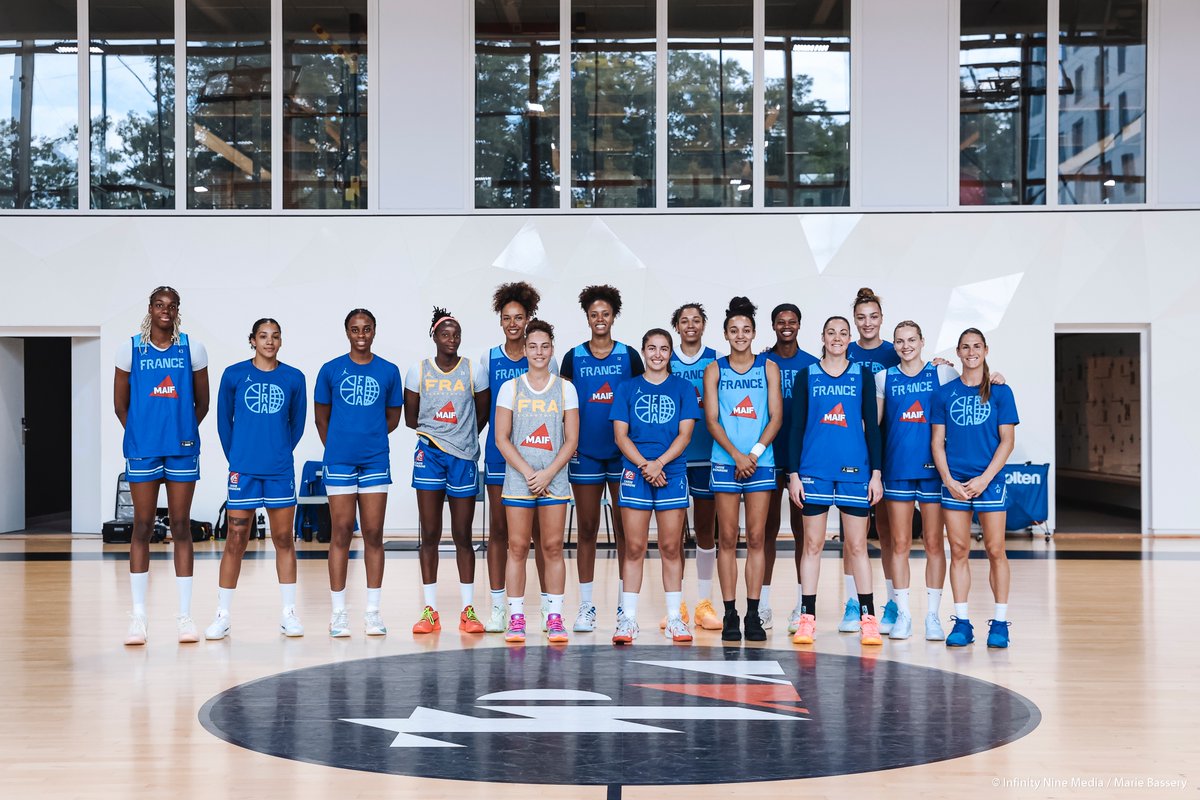 TP_A_A's tweet photo. Les Bleues à l’Academy ! 🇫🇷

🙌 Nous avons eu le plaisir d’accueillir pendant une semaine l'Équipe de France de Basket. L'occasion de revoir deux de nos anciennes Académiciennes, Dominique Malonga et Carla Leite.

#TPAA https://t.co/sZcqI98FTb