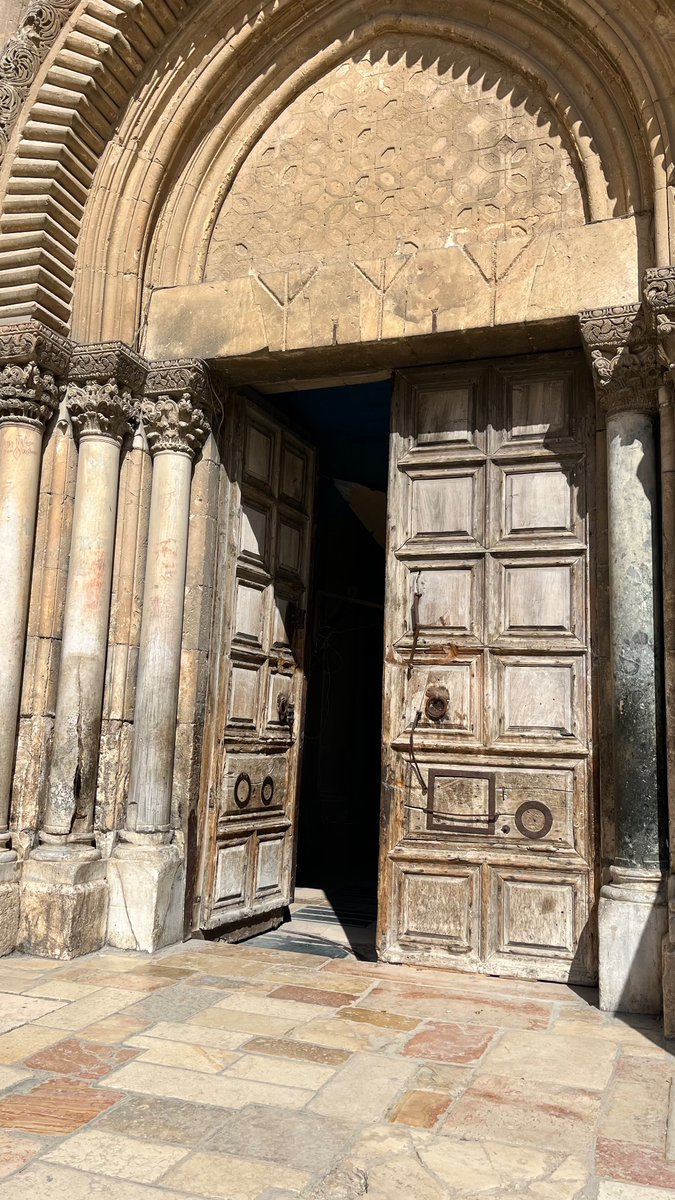 Saxum_en's tweet photo. Feast of the Dedication of the Basilica of the #HolySepulcher: “Lord #JesusChrist, who willed to suffer death for us, to be laid in the tomb and to rise again on the third day, give us the #grace of #perseverance in the #faith until the end of our lives, amen”🙏🏻
#HolyLand #Saxum https://t.co/9gu9nOVDOn