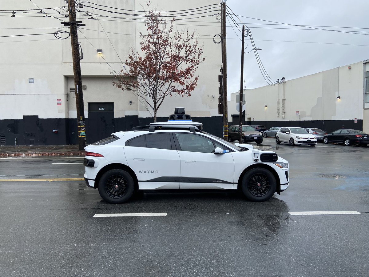 TociZS's tweet image. For contrasts, there are super disruptive #robotaxi experiments in USA that also blow the #urbanist mind!?! Robotaxis work and we are working to implement them in a #TransitOrientedDevelopment #TOD2 framework sponsored by @vinnovase . #urbandesign #urbanism #transportplanning