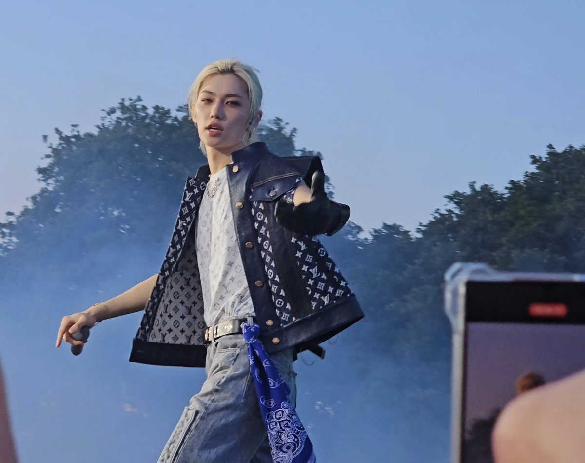 Acerbomb's tweet photo. Felix is so pretty https://t.co/bf6j2DkNZ5