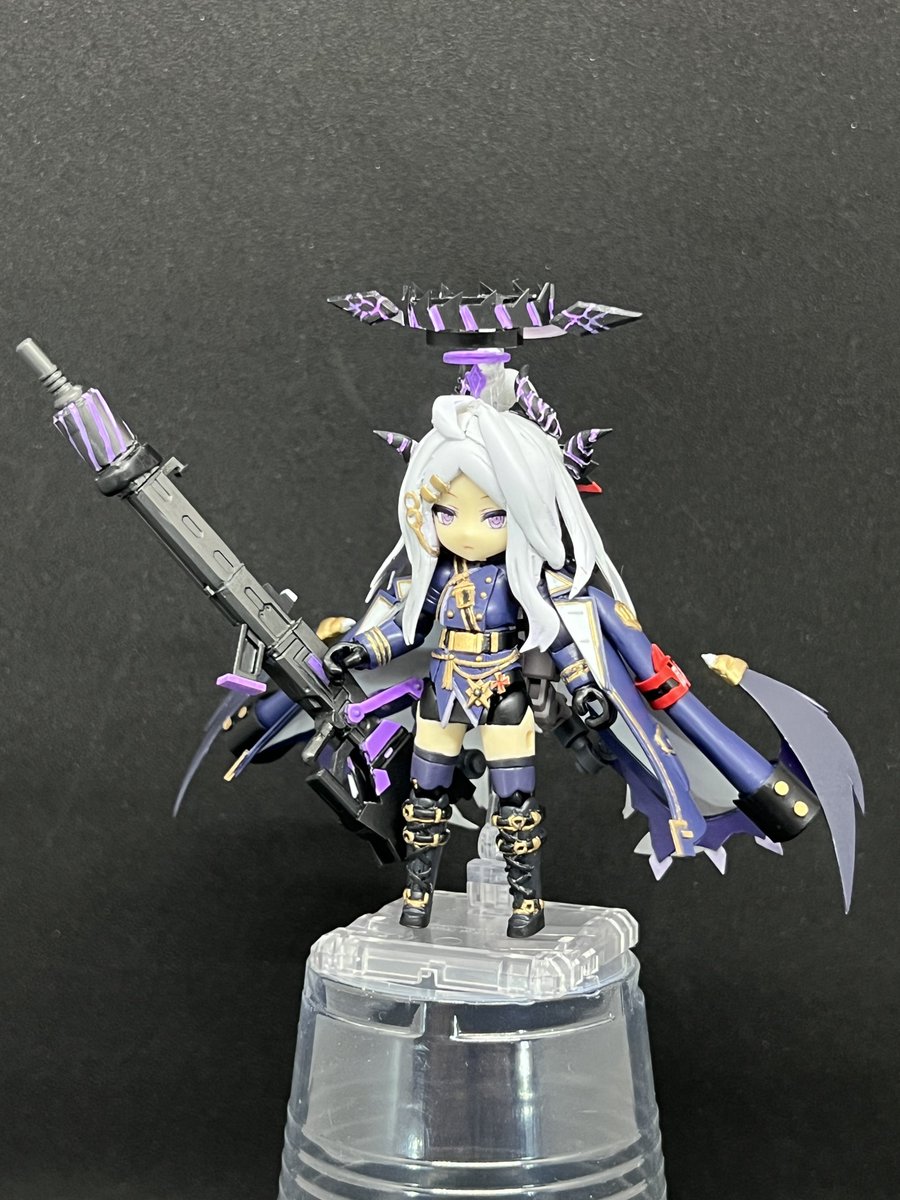 88fool's tweet photo. ゲヘナ風紀委員長
デスクトップアーミー空崎ヒナ
完成しました。

メインストーリーの更新が楽しみです。

 #デスクトップアーミー
 #ブルアカ https://t.co/irczEEql1Z