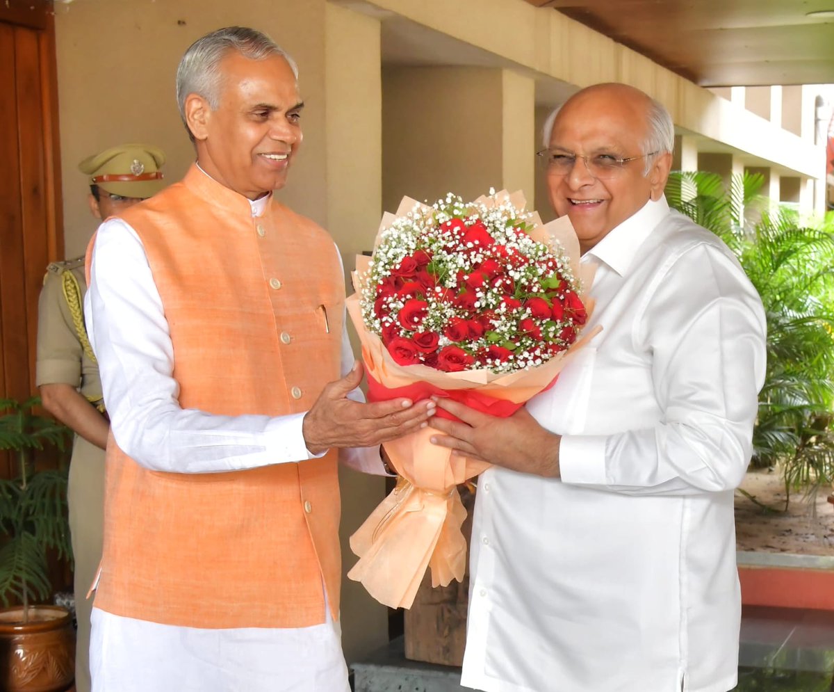 Governor of Gujarat (@governorofguj) on Twitter photo рд╡рд┐рдХрд╕рд┐рдд рдЧреБрдЬрд░рд╛рдд рд╕реЗ рд╡рд┐рдХрд╕рд┐рдд рднрд╛рд░рдд рдирд┐рд░реНрдорд╛рдг рдХреЗ рд▓рд┐рдП рд╕рдВрдХрд▓реНрдкрдмрджреНрдз рд▓реЛрдХрдкреНрд░рд┐рдп рдореБрдЦреНрдпрдордВрддреНрд░реА рд╢реНрд░реА рднреВрдкреЗрдВрджреНрд░рднрд╛рдИ рдкрдЯреЗрд▓ рдХреЛ рдЬрдиреНрдорджрд┐рди рдкрд░ рд╢реБрднрдХрд╛рдордирд╛рдПрдВред рд╡рд┐рдХрд╛рд╕ рдХреЗ рд▓рд┐рдП рд╕рджреИрд╡ рдкреНрд░рдпрд╛рд╕рд░рдд рд╢реНрд░реА рднреВрдкреЗрдВрджреНрд░рднрд╛рдИ рдкрдЯреЗрд▓ рд╣рдореЗрд╢рд╛ рд╕рдХрд╛рд░рд╛рддреНрдордХ рдЕрднрд┐рдЧрдо рдХреЗ рд╕рд╛рде рдЧреБрдЬрд░рд╛рдд рдХрд╛ рдиреЗрддреГрддреНрд╡ рдХрд░ рд░рд╣реЗ рд╣реИрдВред рдЙрдирдХреЗ рд╕реНрд╡рд╛рд╕реНрдереНрдп-рджреАрд░реНрдШрд╛рдпреБ рдХреЗ рд▓рд┐рдП рдореЗрд░реА рдкреНрд░рд╛рд░реНрдердирд╛ред рд╡рд┐рдХрд╕рд┐рдд рдЧреБрдЬрд░рд╛рдд рд╕реЗ рд╡рд┐рдХрд╕рд┐рдд рднрд╛рд░рдд рдирд┐рд░реНрдорд╛рдг рдХреЗ рд▓рд┐рдП рд╕рдВрдХрд▓реНрдкрдмрджреНрдз рд▓реЛрдХрдкреНрд░рд┐рдп рдореБрдЦреНрдпрдордВрддреНрд░реА рд╢реНрд░реА рднреВрдкреЗрдВрджреНрд░рднрд╛рдИ рдкрдЯреЗрд▓ рдХреЛ рдЬрдиреНрдорджрд┐рди рдкрд░ рд╢реБрднрдХрд╛рдордирд╛рдПрдВред рд╡рд┐рдХрд╛рд╕ рдХреЗ рд▓рд┐рдП рд╕рджреИрд╡ рдкреНрд░рдпрд╛рд╕рд░рдд рд╢реНрд░реА рднреВрдкреЗрдВрджреНрд░рднрд╛рдИ рдкрдЯреЗрд▓ рд╣рдореЗрд╢рд╛ рд╕рдХрд╛рд░рд╛рддреНрдордХ рдЕрднрд┐рдЧрдо рдХреЗ рд╕рд╛рде рдЧреБрдЬрд░рд╛рдд рдХрд╛ рдиреЗрддреГрддреНрд╡ рдХрд░ рд░рд╣реЗ рд╣реИрдВред рдЙрдирдХреЗ рд╕реНрд╡рд╛рд╕реНрдереНрдп-рджреАрд░реНрдШрд╛рдпреБ рдХреЗ рд▓рд┐рдП рдореЗрд░реА рдкреНрд░рд╛рд░реНрдердирд╛ред