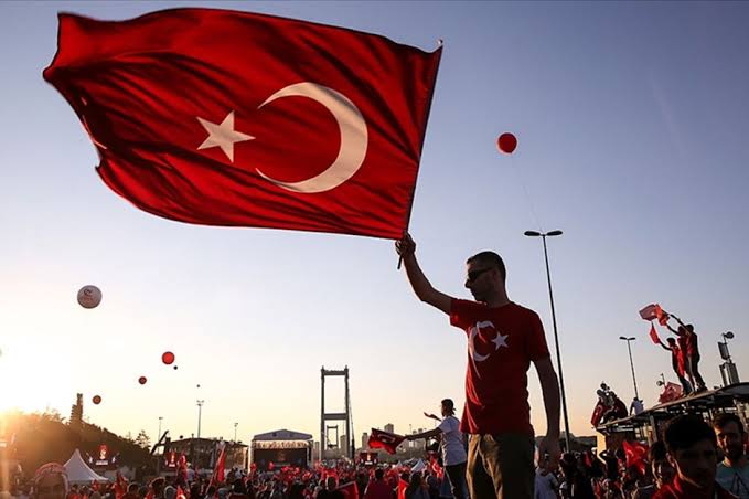 ayasilcemem's tweet photo. 15 Temmuz Demokrasi ve Milli Birlik Günü kutlu olsun.@AyasKaymakaml @MemAnkara @erdilyasaroglu @tcmeb https://t.co/2ErxbkASte