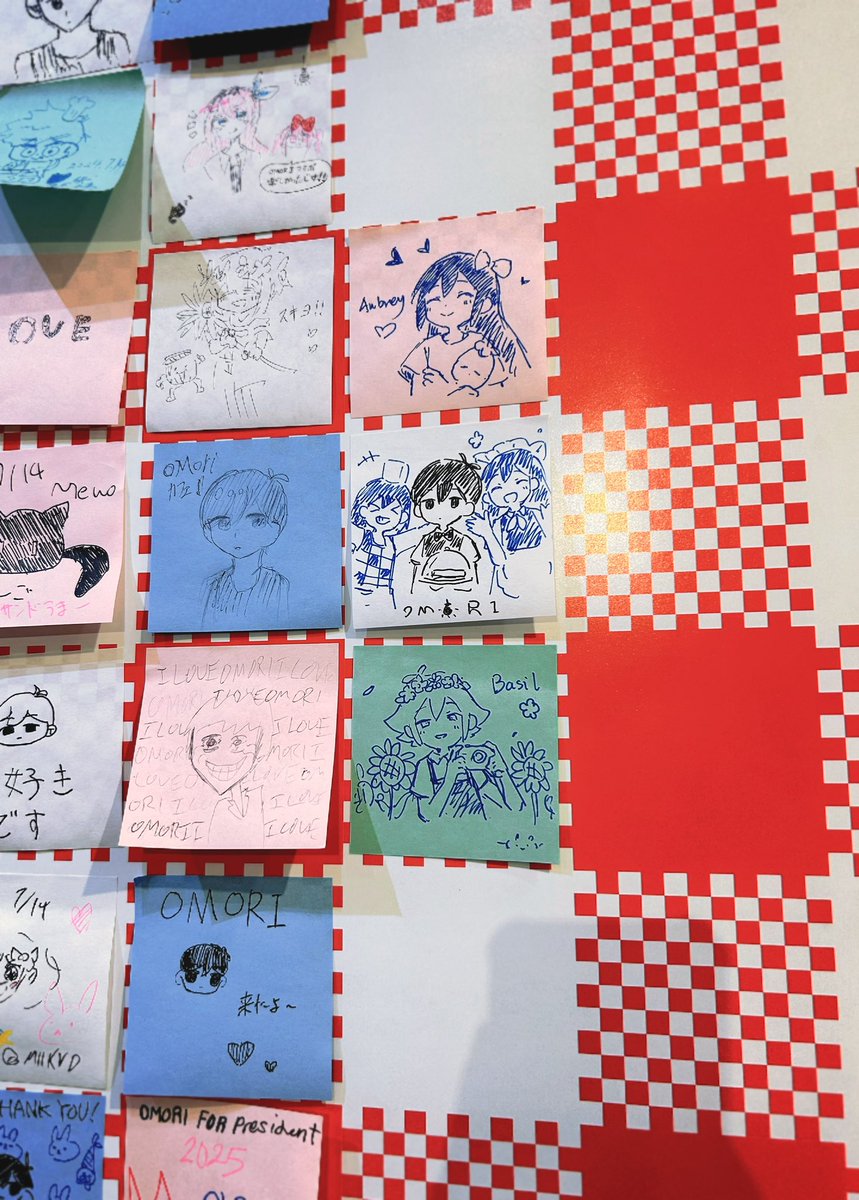 beinaixuetu's tweet image. #OMORIカフェ #OMORI 
甜品真的很可爱！都不舍得吃！摸了点便签，狠狠留念一下！
