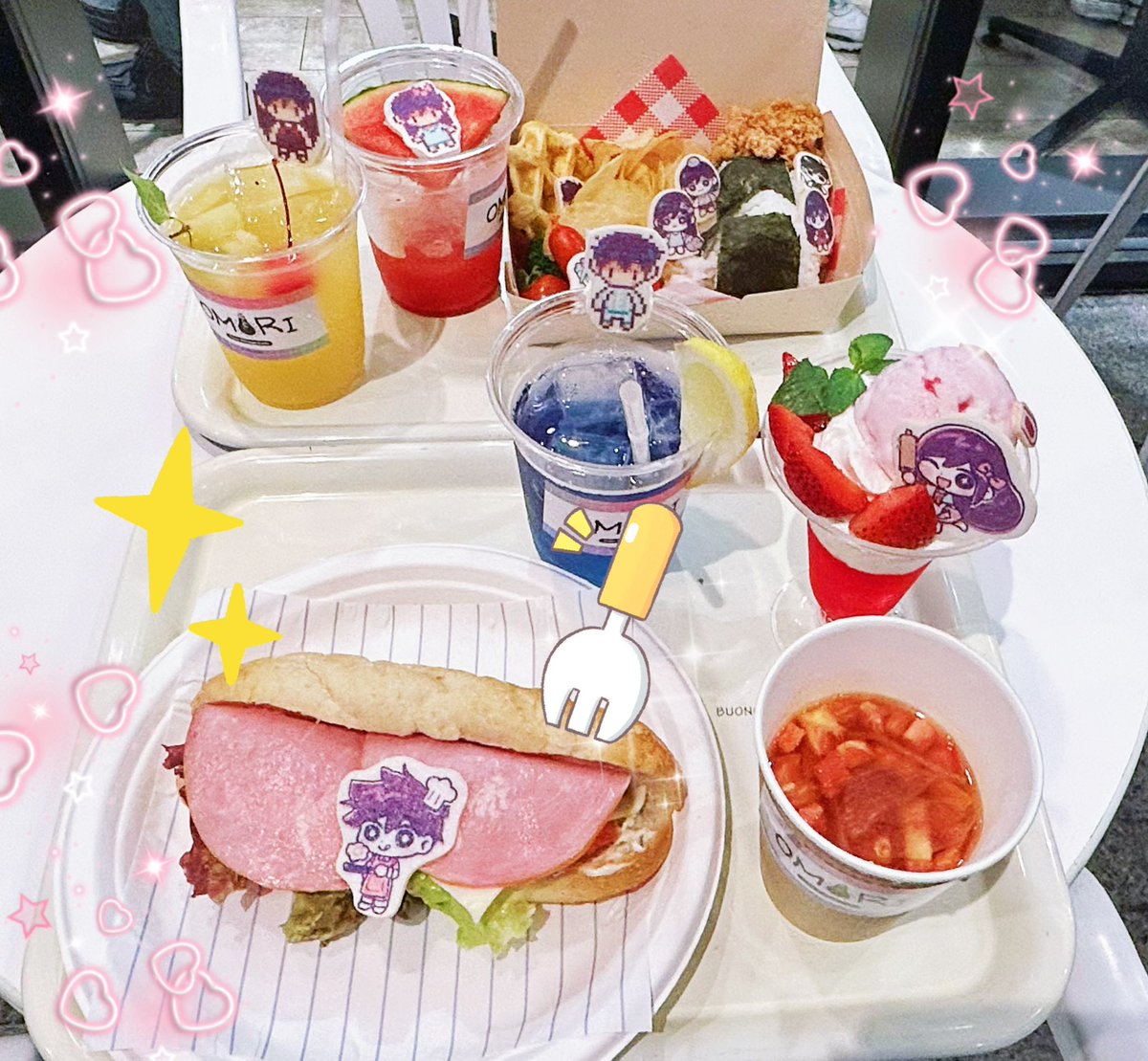 beinaixuetu's tweet image. #OMORIカフェ #OMORI 
甜品真的很可爱！都不舍得吃！摸了点便签，狠狠留念一下！