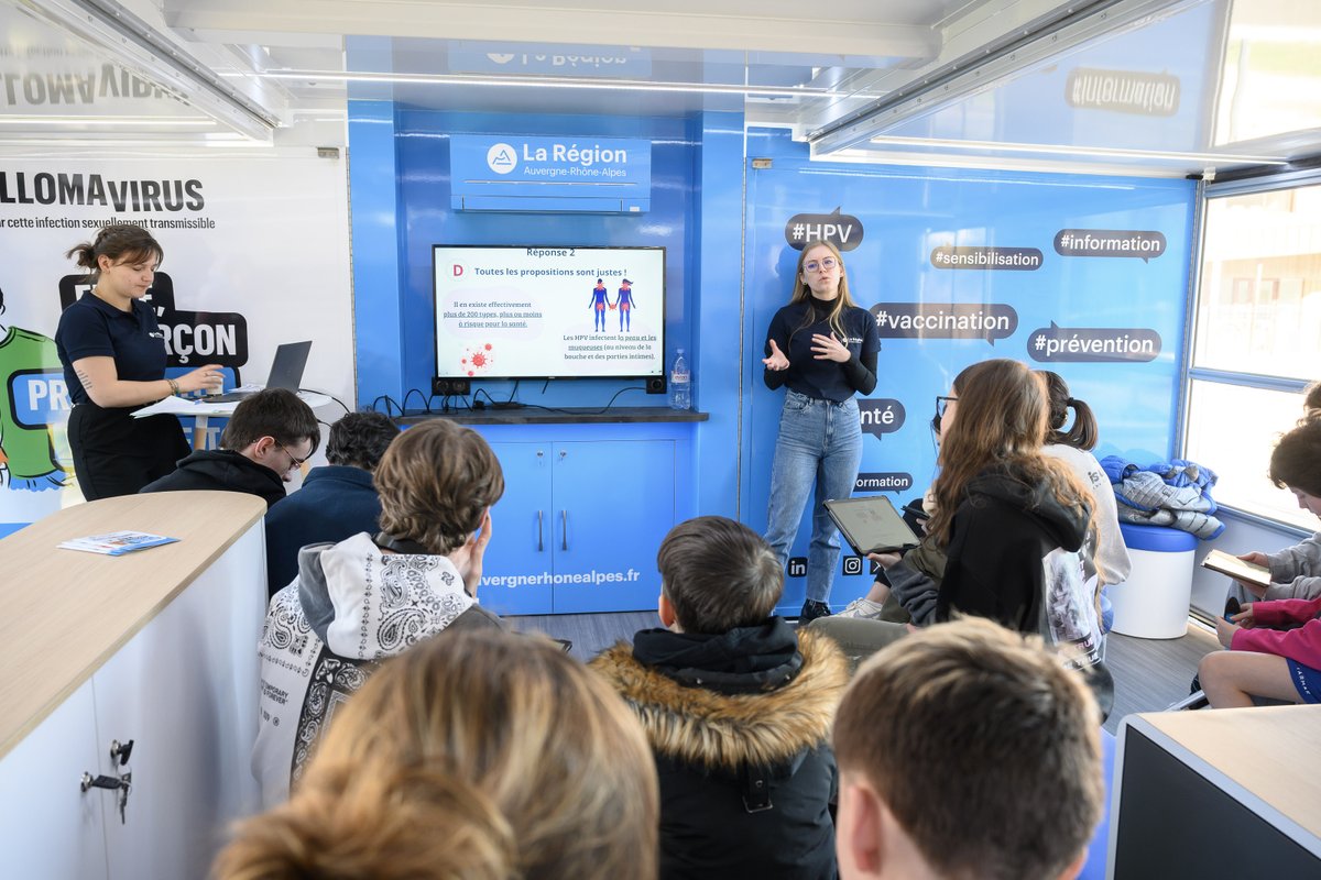 L’association a été choisie par le Conseil Régional <a href="/auvergnerhalpes/">Auvergne-Rhône-Alpes</a> pour animer son dispositif de promotion de la vaccination papillomavirus auprès des lycéens : l’équipe d’animation (et son bus) a sillonné de mars à juin 10 départements d’Auvergne-Rhône-Alpes et réalisé des